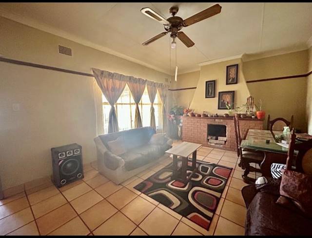 3 BEDROOM HOUSE FOR SALE IN VANDERBIJLPARK CE 1